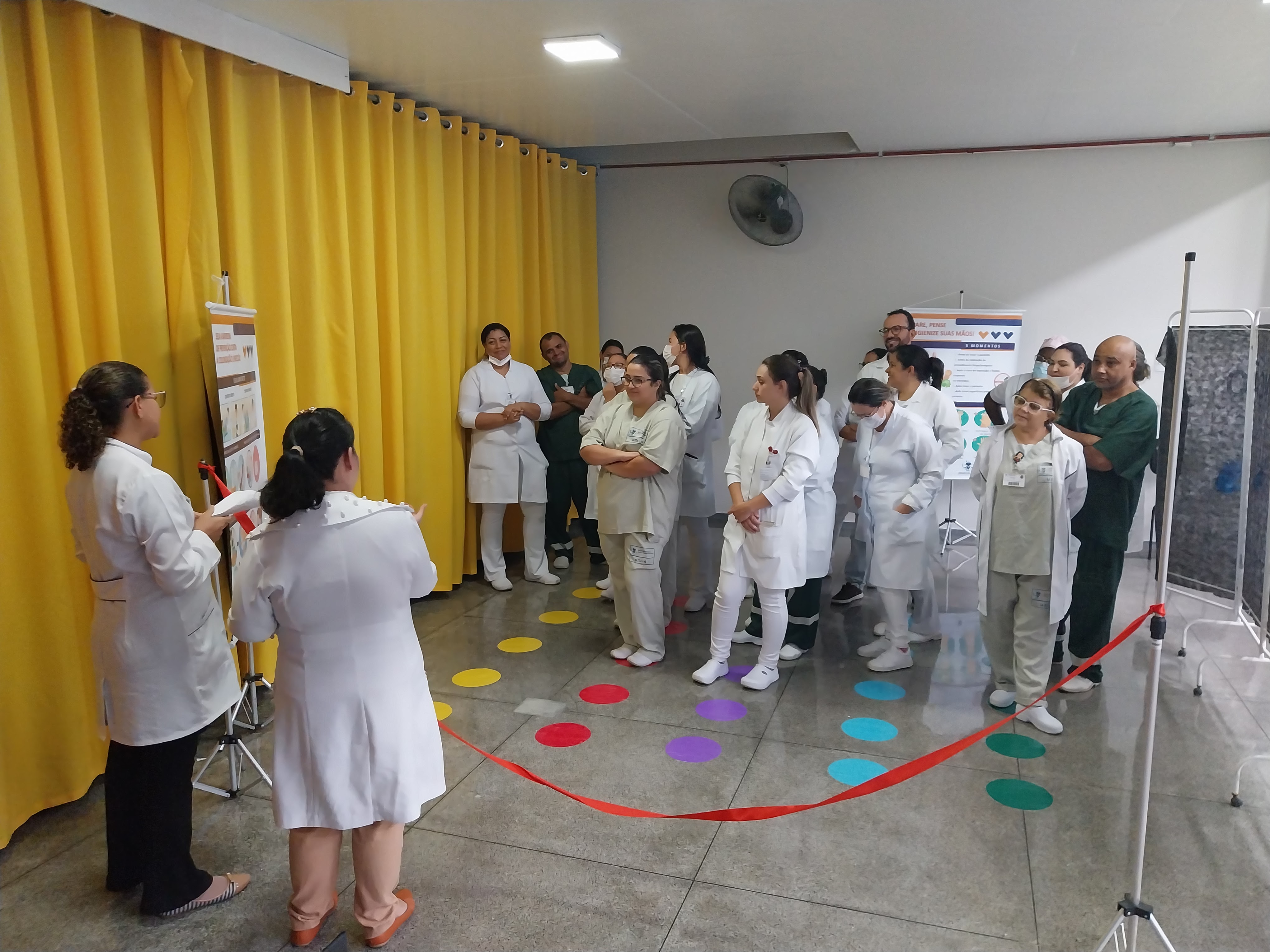 Santa Marcelina Saúde Itaquaquecetuba realiza dinâmica para sensibilização no controle de infecções